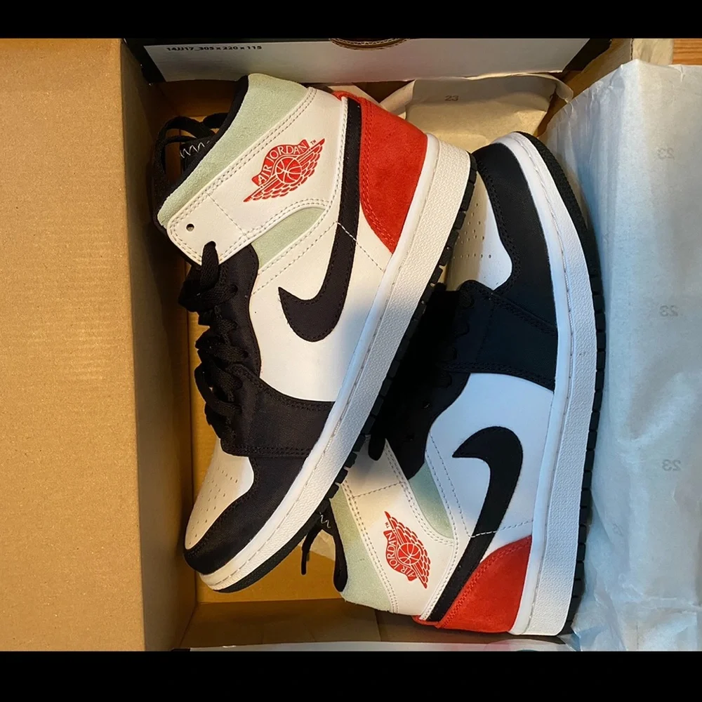 Jordan 1 Mid Union Black Toe - Picture 1 of 2